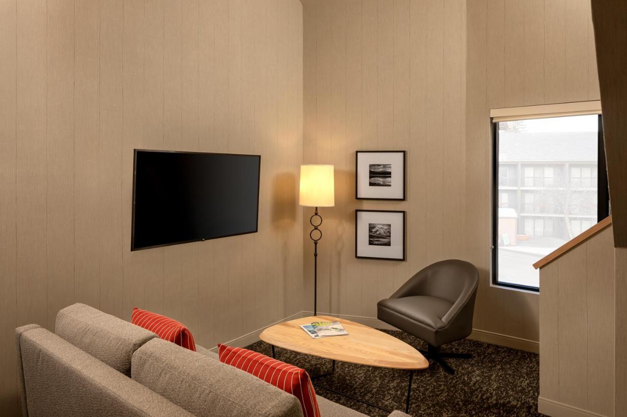 Peaks Hotel And Suites Banff Extérieur photo