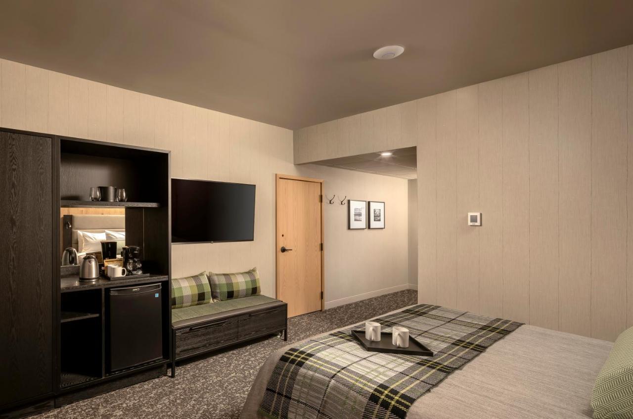 Peaks Hotel And Suites Banff Extérieur photo