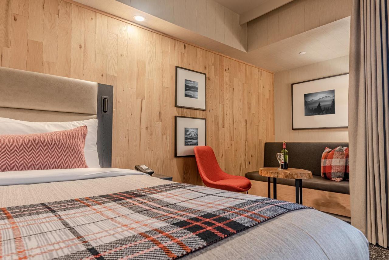 Peaks Hotel And Suites Banff Extérieur photo